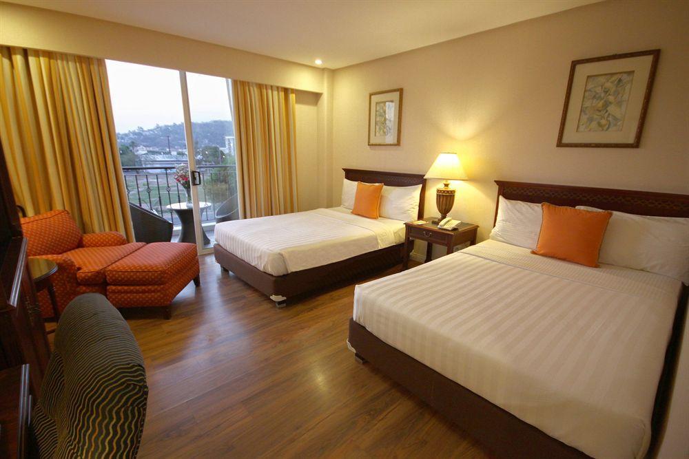 Court Meridian Hotel & Suites Olongapo Bagian luar foto