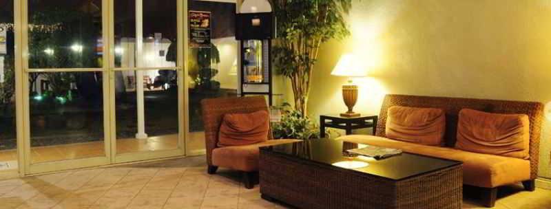 Court Meridian Hotel & Suites Olongapo Bagian luar foto