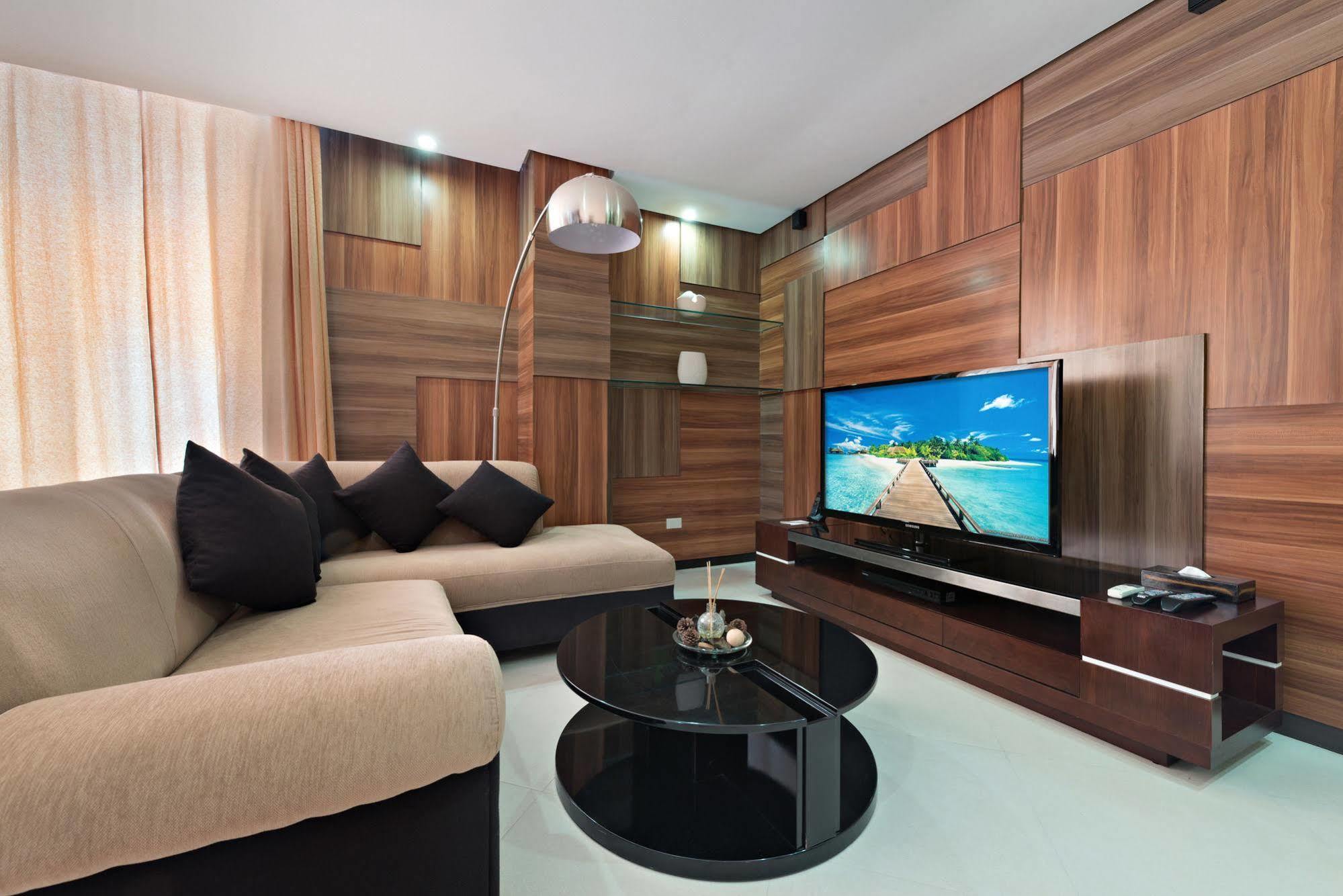 Court Meridian Hotel & Suites Olongapo Bagian luar foto