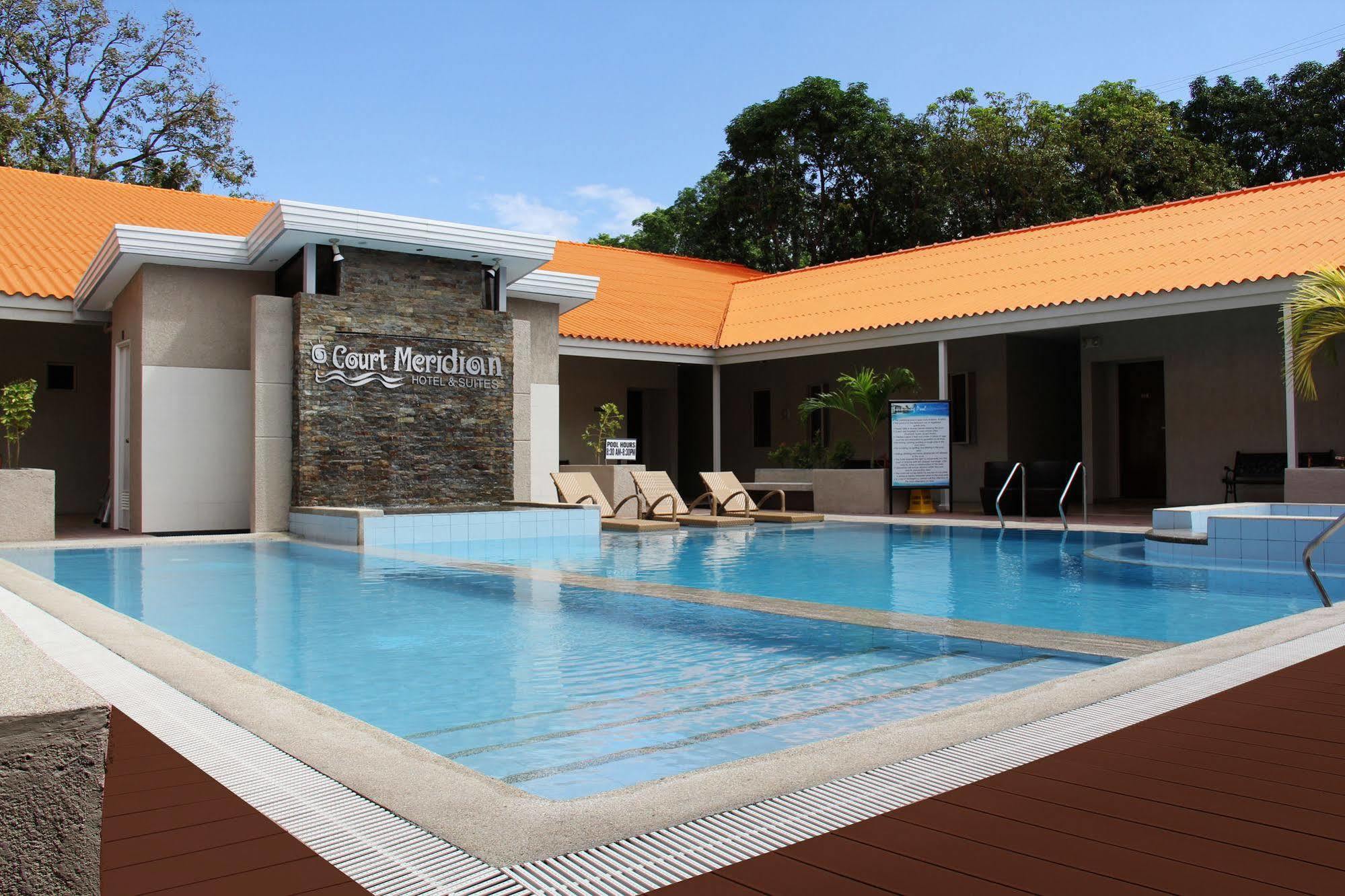 Court Meridian Hotel & Suites Olongapo Bagian luar foto