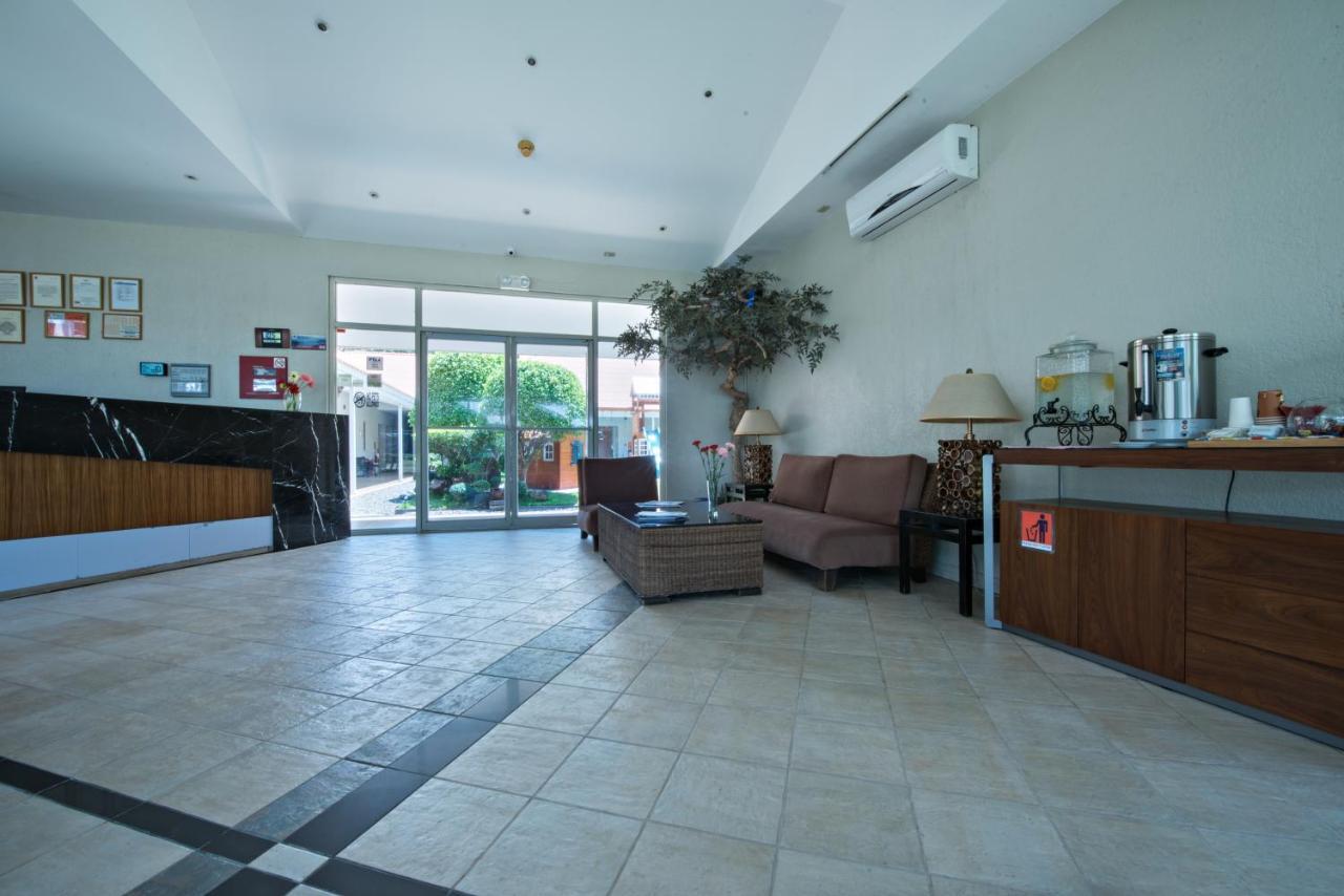 Court Meridian Hotel & Suites Olongapo Bagian luar foto