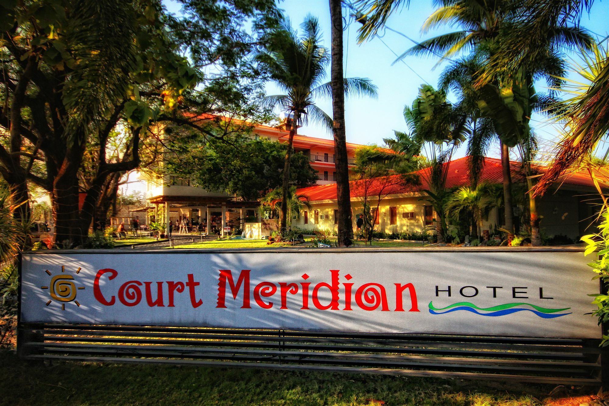 Court Meridian Hotel & Suites Olongapo Bagian luar foto