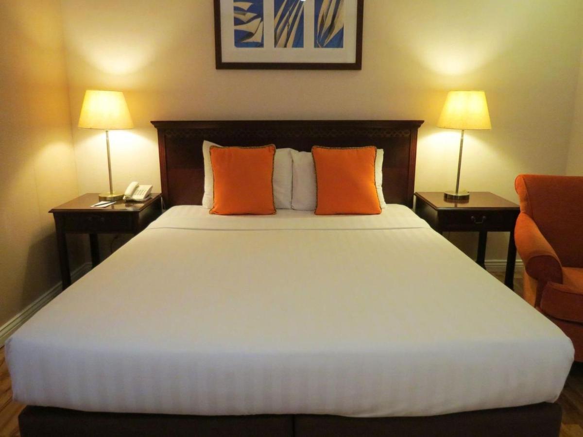 Court Meridian Hotel & Suites Olongapo Bagian luar foto