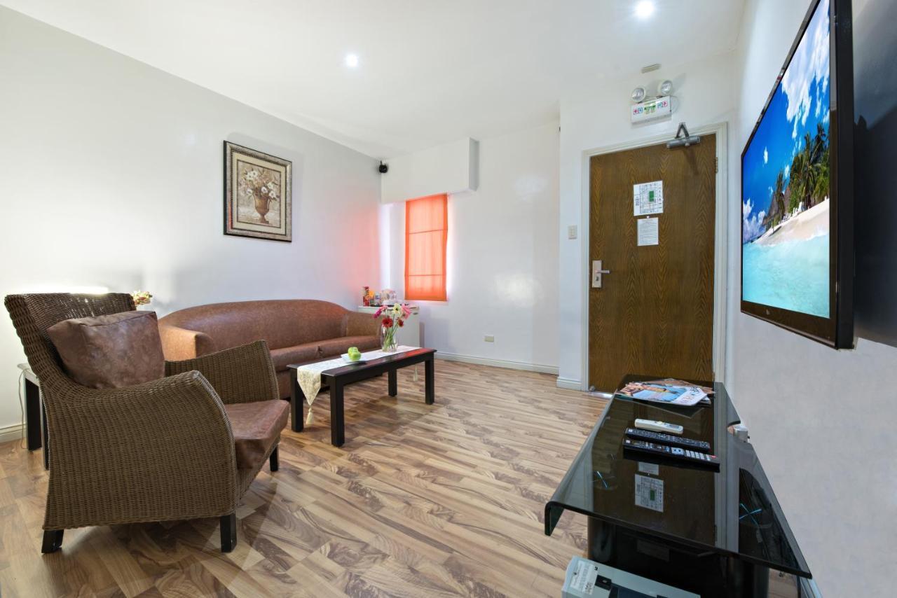 Court Meridian Hotel & Suites Olongapo Bagian luar foto